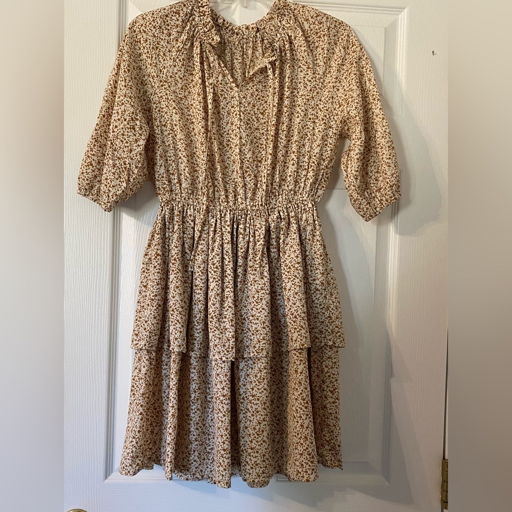 Flowy short dress 🤎